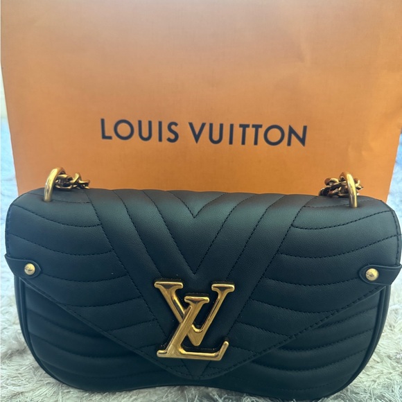Louis Vuitton New Wave Chain PM Shoulder Bag Messenger Bag Black. - Picture 1 of 6